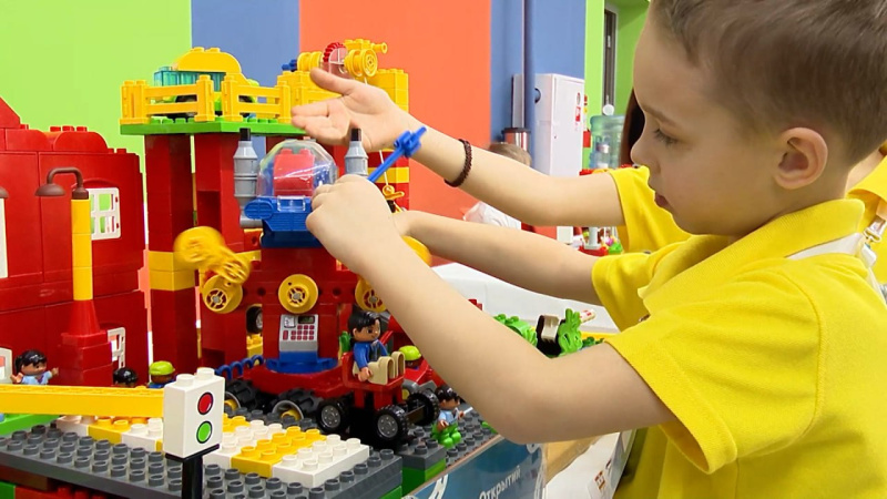 В Челябинске юные инженеры представили проекты на тему «Безопасный маршрут»