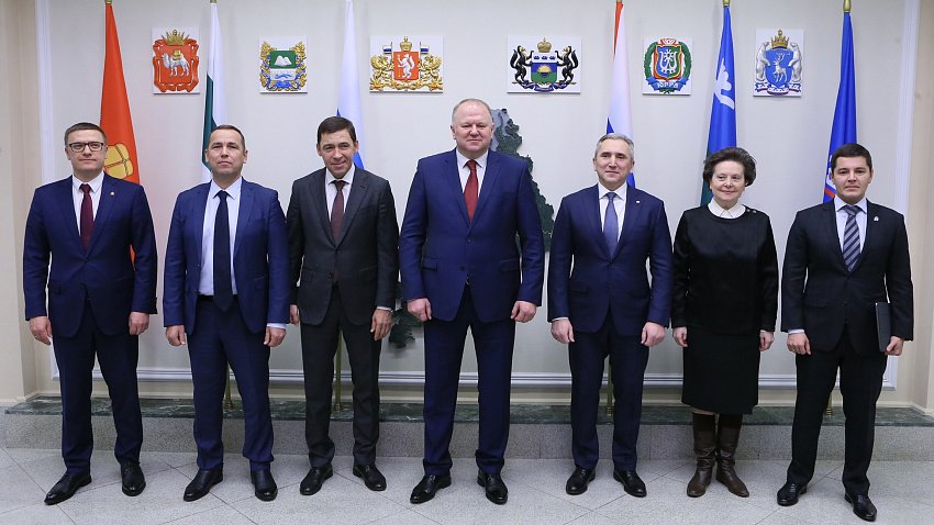 Николай Цуканов собрал совещание по коронавирусу с губернаторами УрФО Николай Цуканов собрал совещание по коронавирусу с губернаторами УрФО