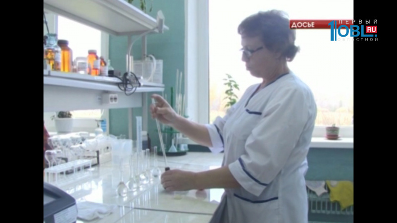 Горожане жалуются на неприятный запах и ржавый цвет воды из крана