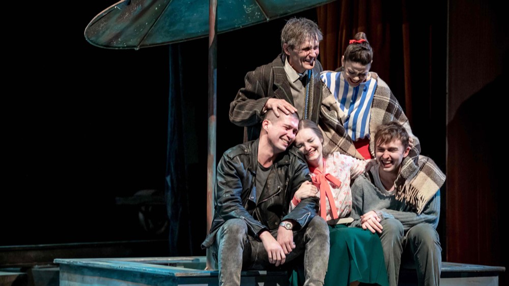 Из репертуара Челябинского драмтеатра уходит спектакль «Старший сын»