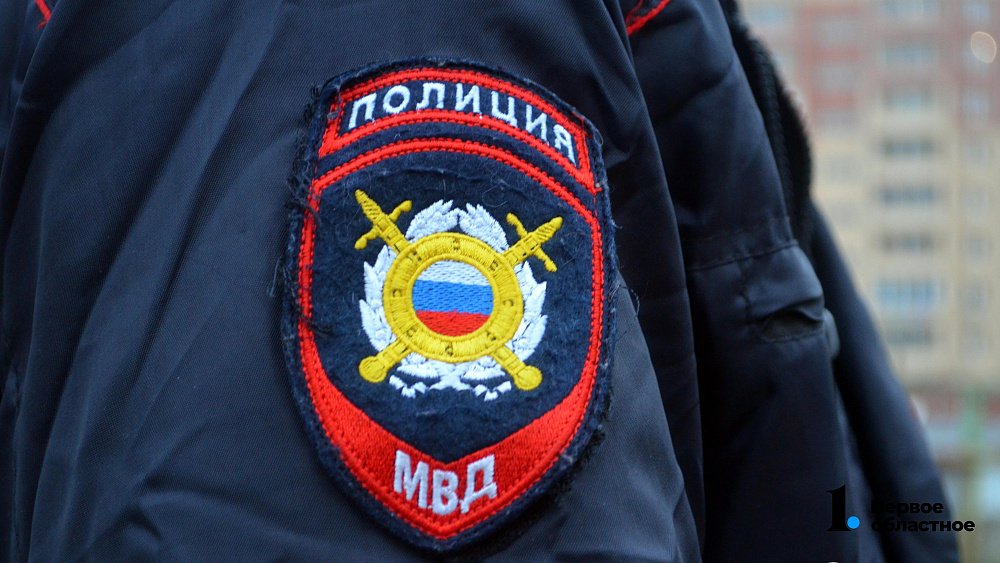 Челябинская полиция нашла ночного поджигателя петарды во дворе жилых домов