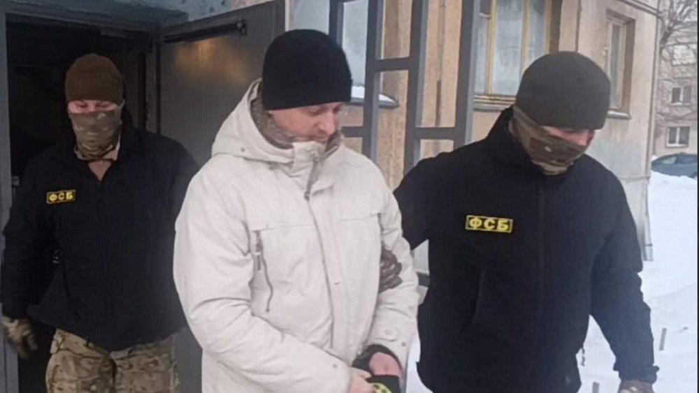 Продававшего данные начальника отделения полиции Магнитогорска отправили в СИЗО