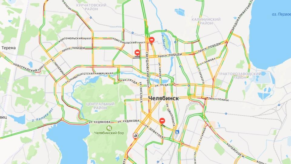 Челябинск встал в 10‑балльных пробках утром 8 декабря после снегопада