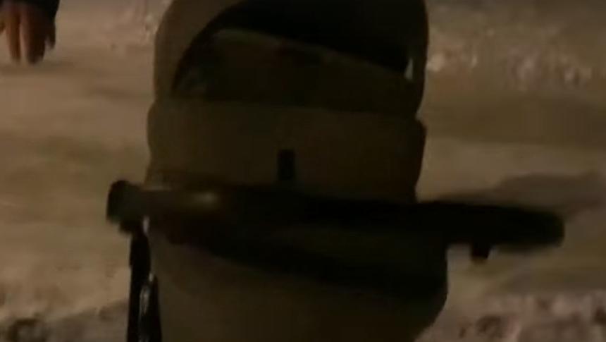 В Магнитогорске полиция нашла мужчину, оставившего коляску с ребенком на улице