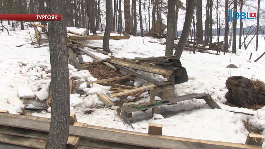 На острове Веры снесли незаконные бани