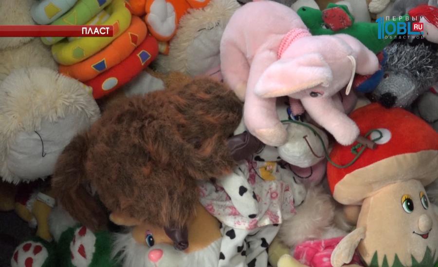 Волонтер организовала сбор подарков для малоимущих семей 