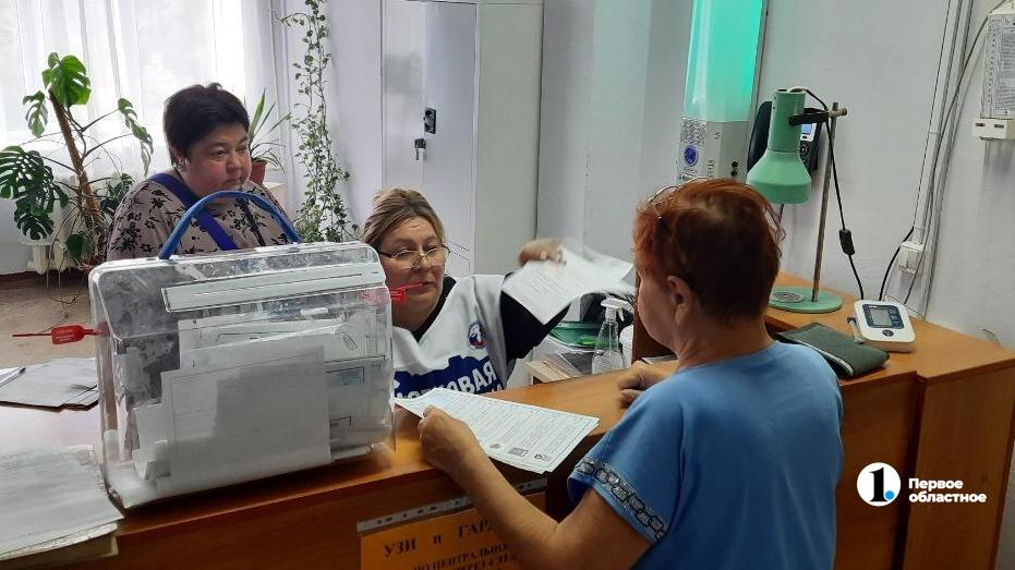 Пациенты больниц голосуют прямо в стационарах Челябинской области