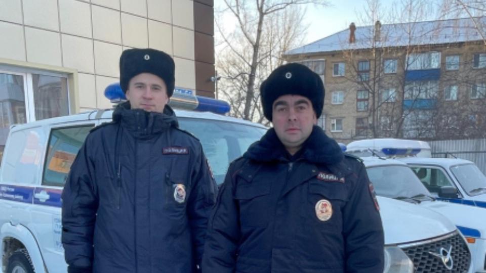 В Челябинской области полицейские спасли жизнь мужчине с сердечным приступом
