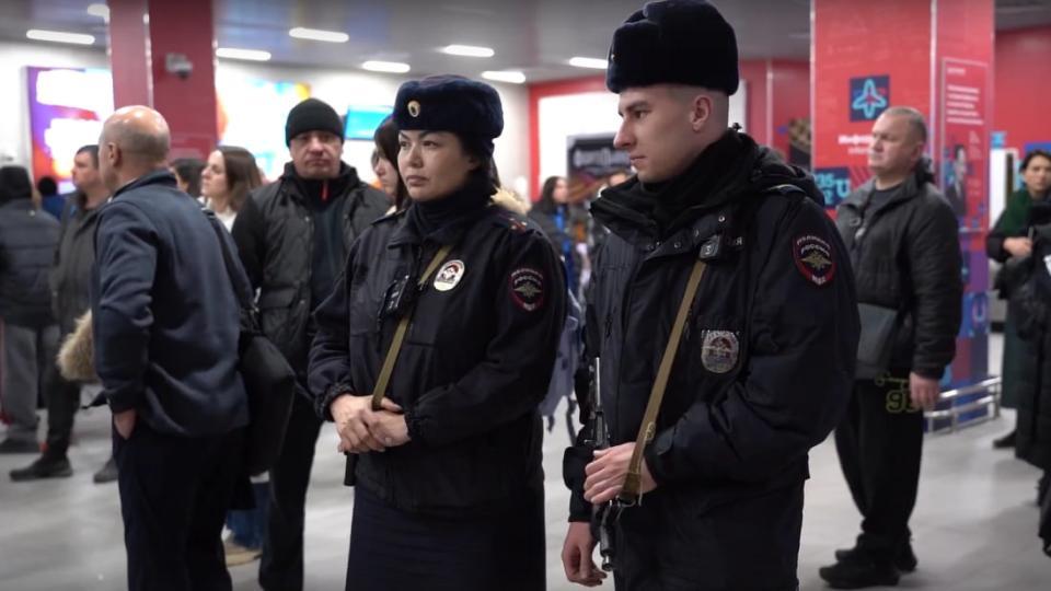 Силовики провели очередной рейд по проверке мигрантов в челябинском аэропорту