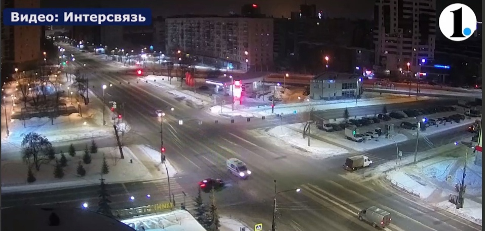 В Челябинске в ДТП с автомобилем скорой помощи пострадали три человека