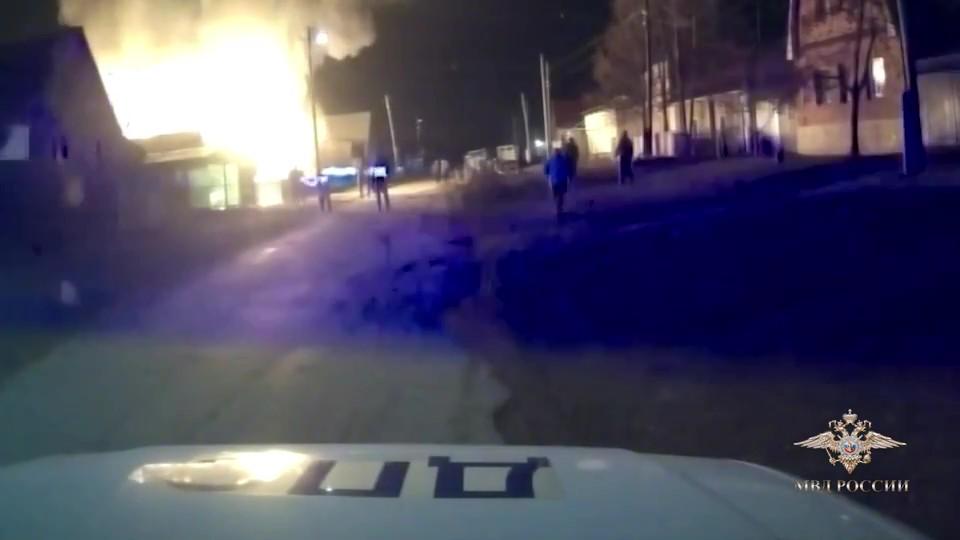 В Южноуральске полицейские спасли из горящего дома маломобильную пенсионерку