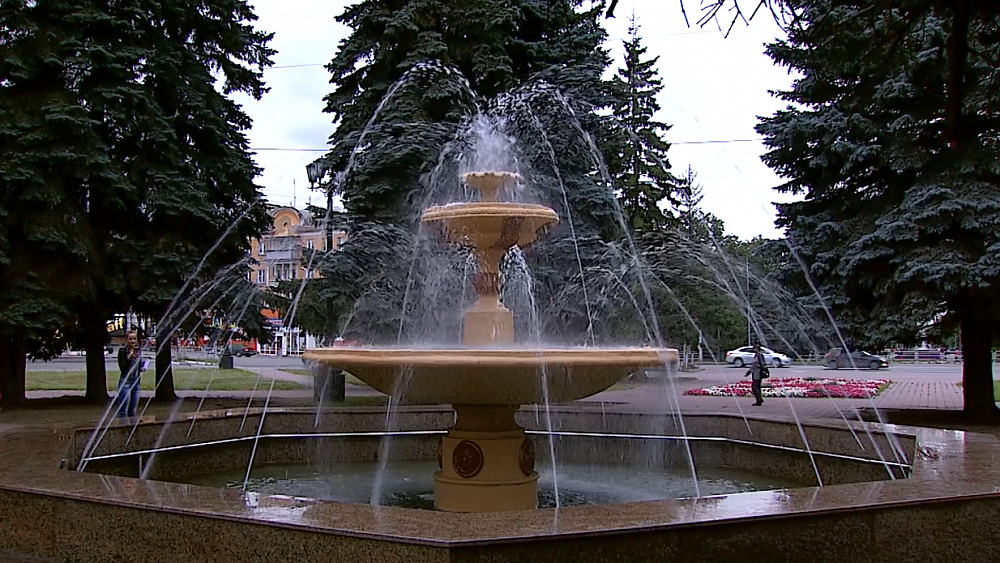 В Челябинске запустили первый в этом году фонтан