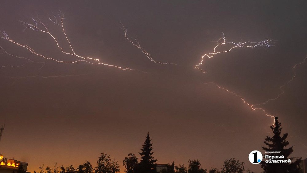 Штормовое предупреждение объявили в Челябинской области
