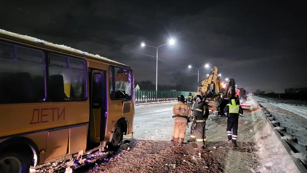 В Челябинской области трое детей пострадали в ДТП со школьным автобусом