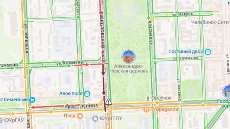 В центре Челябинска образовалась пробка из-за сломавшегося светофора
