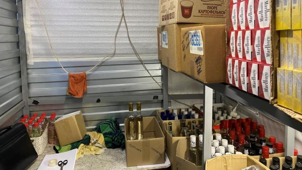 В Челябинской области полицейские изъяли нелегальные сигареты и алкоголь на полмиллиона рублей