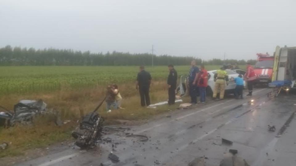 Уголовное дело возбудили после смерти семьи с ребенком в ДТП в Челябинской области