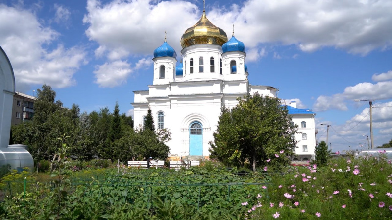 В Свято-Казанском женском монастыре сестры ухаживают за огородом