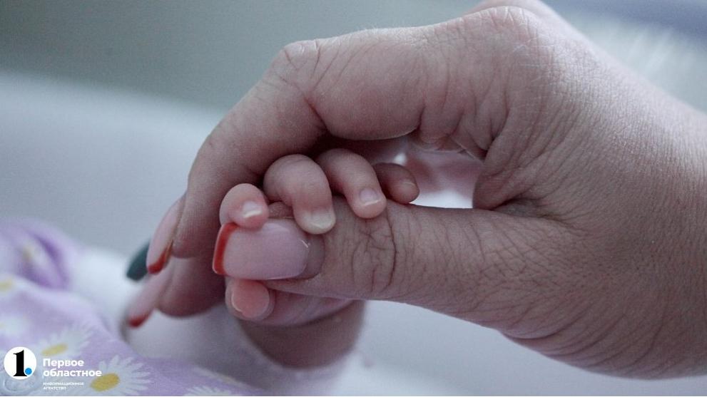 Девочке, найденной у мусорных баков в Челябинске, нашли приемную семью