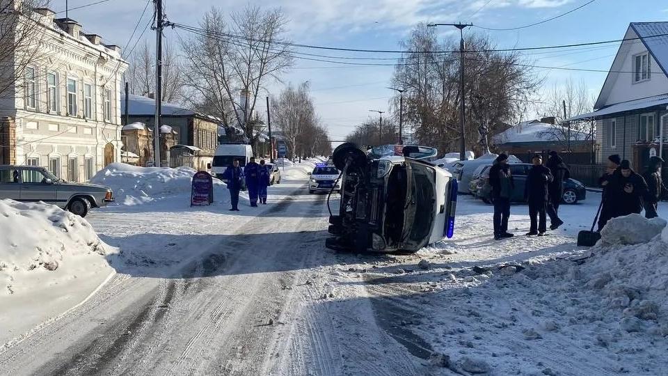 В Троицке в ДТП пострадали водитель и два пассажира машины скорой помощи