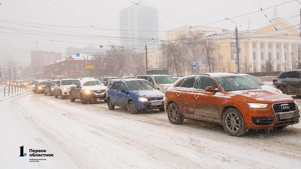 Челябинск встал в девятибалльных пробках