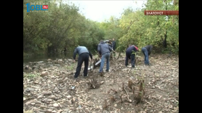 Рабочие расчистили и углубили русло реки Тесьмы 