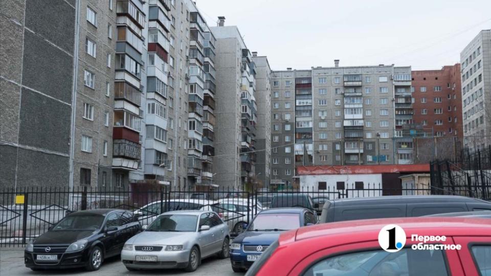 Самозванка больше десяти лет жила в колясочной челябинской многоэтажки