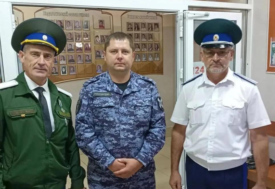 Южноуральские казаки обеспечивают охрану порядка на выборах
