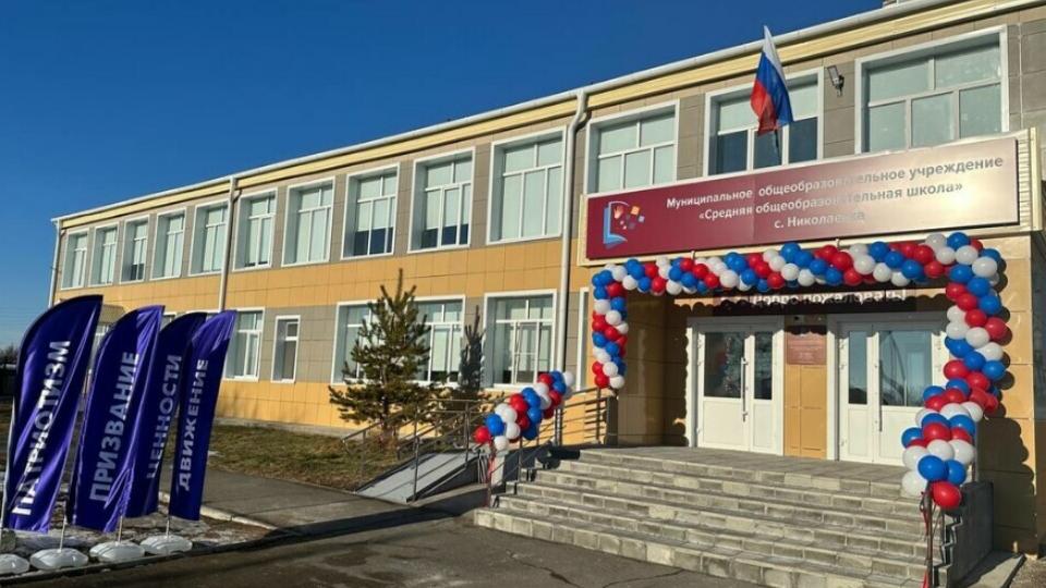 Под Варной детям под Новый год подарили обновленную школу