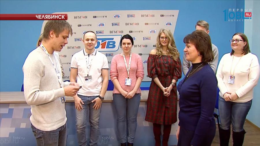 Алла Синицина получает билеты на новогоднюю вечеринку 