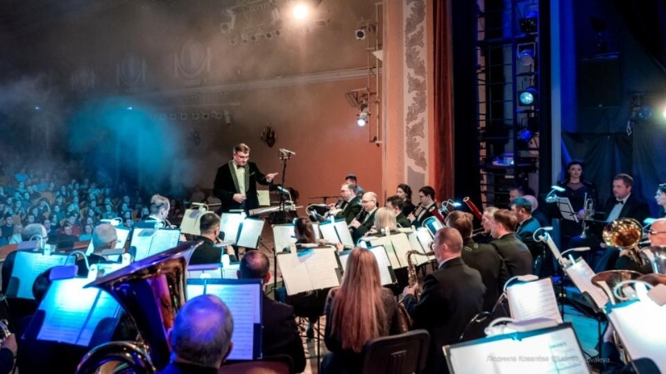 Уральский духовой оркестр Челябинской филармонии отмечает 15‑летие