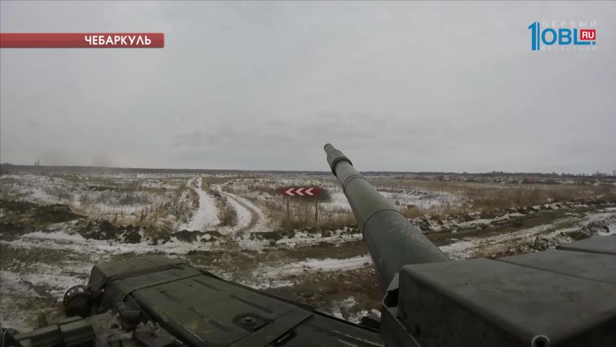 Танкисты отрабатывают огневые удары по мишеням