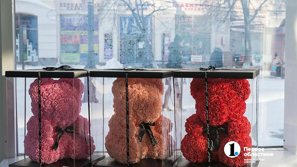 Жители Челябинска назвали лучшие подарки к 8 Марта