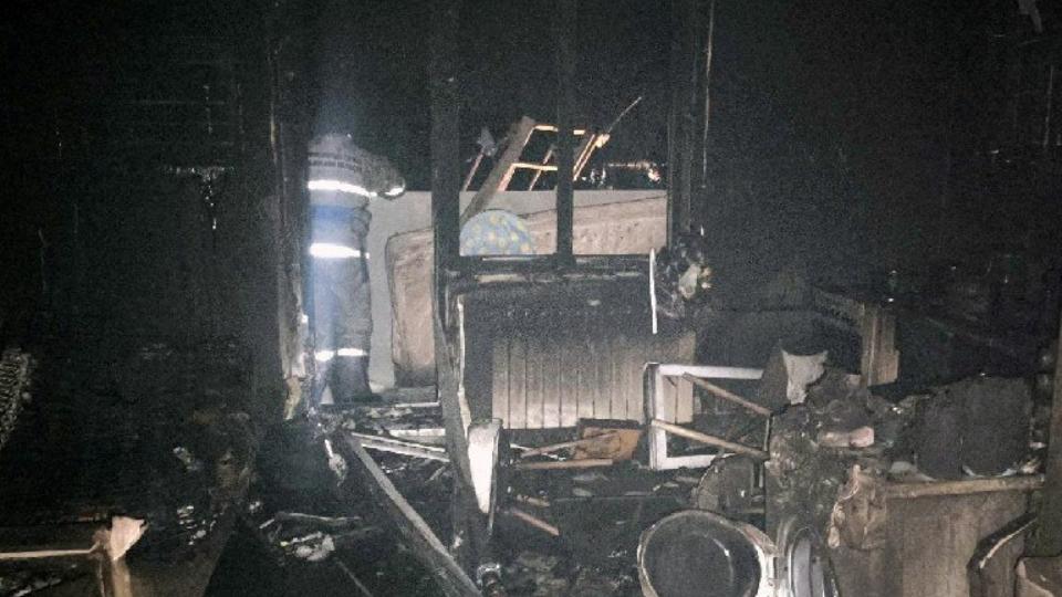 В Кыштыме при пожаре в пятиэтажке погиб мужчина