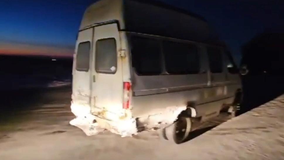 Под Челябинском сломавшийся автобус с пассажирами простоял час