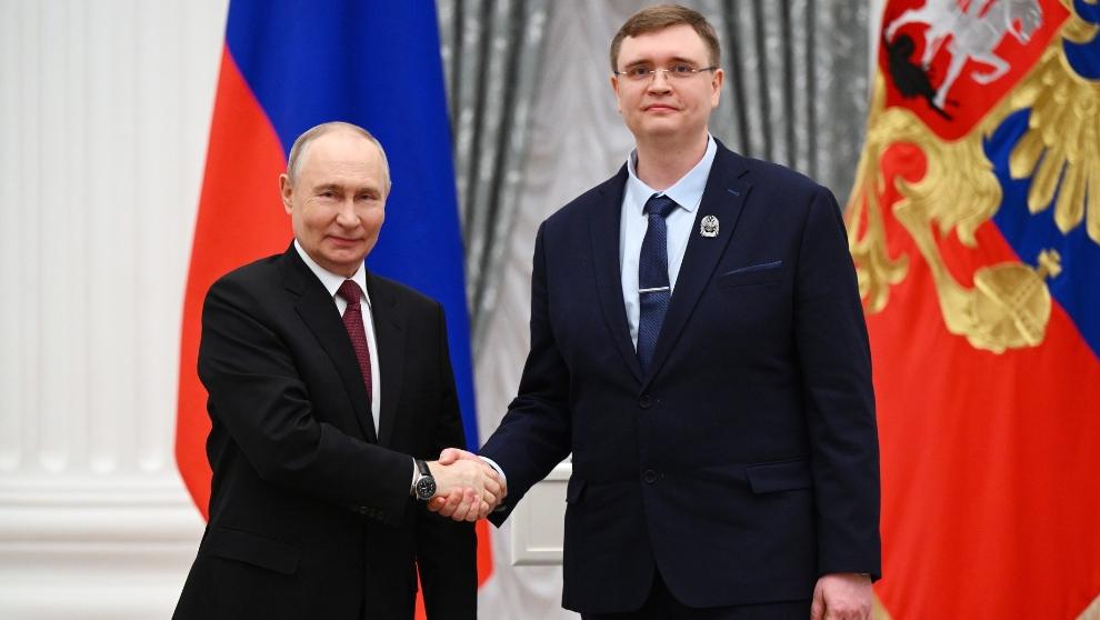 Владимир Путин вручил президентскую премию молодому ученому из Челябинска