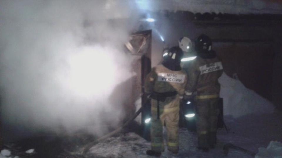 В Челябинской области на пожаре в частном доме погибли два человека