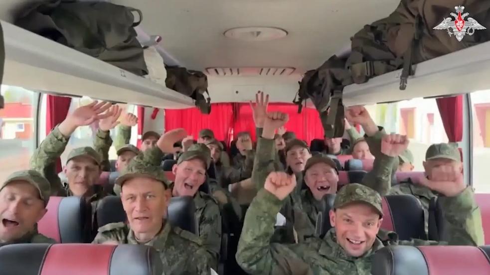 Трое южноуральских бойцов вернулись из украинского плена