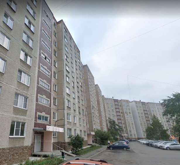 В Челябинске под окнами многоэтажки найден 12‑летний погибший мальчик