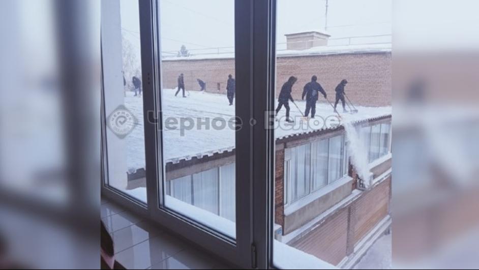 Магнитогорский колледж накажут за привлечение студентов к работам на крыше