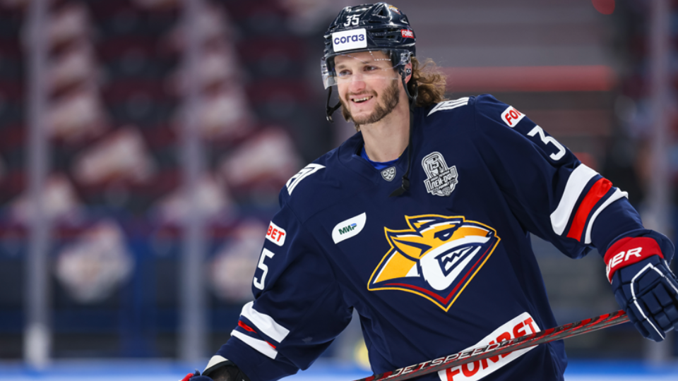 Хоккейный клуб «Металлург» продлил контракт с форвардом Никитой Коростелевым