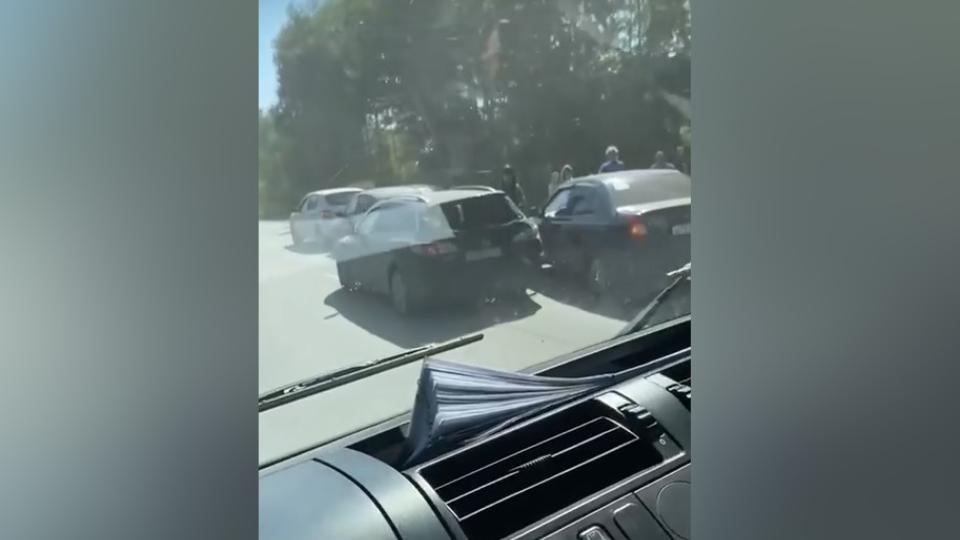 Пять автомобилей столкнулись на трассе М-5 в Челябинской области