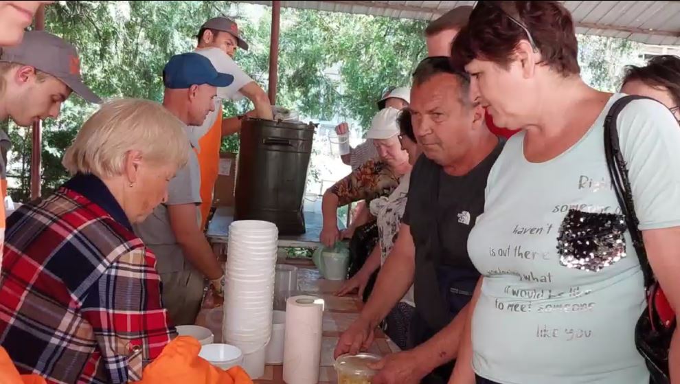 Более 500 дней волонтеры «Пищи жизни» поддерживают жителей Донбасса