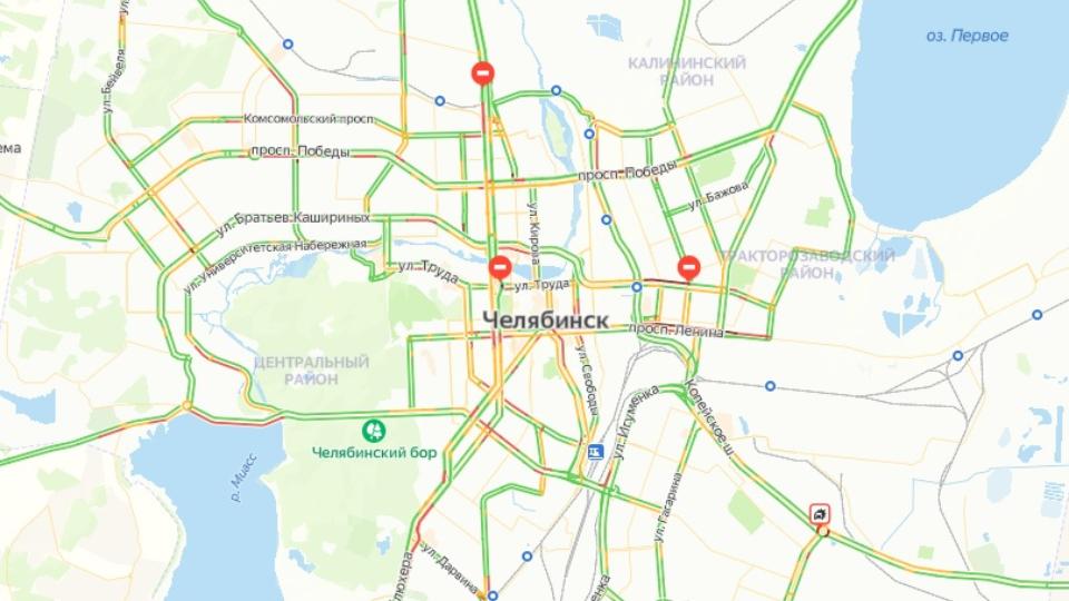Семибалльные пробки образовались на дорогах Челябинска утром 18 сентября