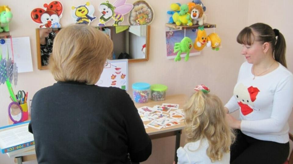 Консультационные центры для «домашних» малышей открывают в