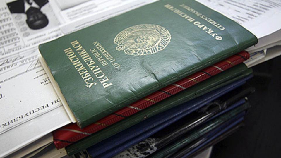 Челябинка фиктивно поставила на учет в своей квартире более 10 иностранцев