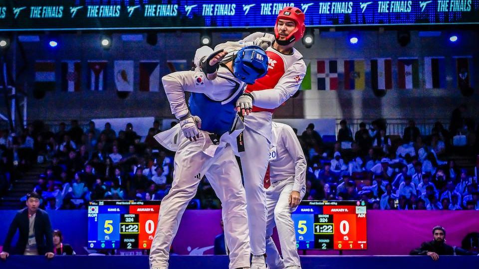 Всемирная федерация тхэквондо разрешила россиянам выступать с флагом и гимном