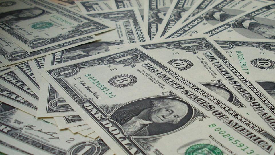 Банк России ввел временный порядок обращения наличной валюты