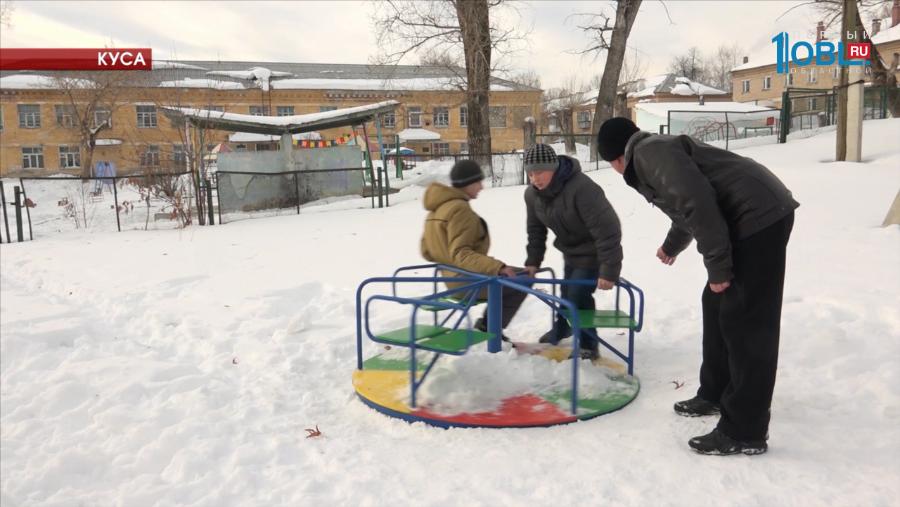 Отец-одиночка за честный поступок получил от крупного банка пять тысяч рублей