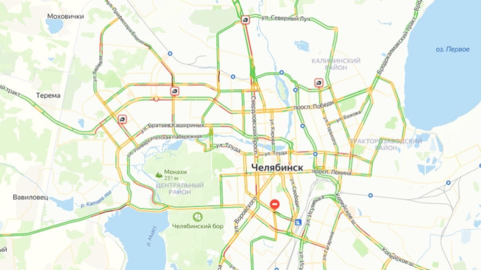 В Челябинске пробки достигли 8 баллов утром 15 января